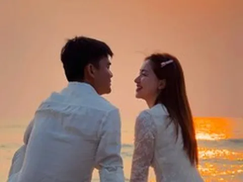 Khoảnh khắc đón bình minh 'lịm tim' của Hòa Minzy và bạn trai quân nhân