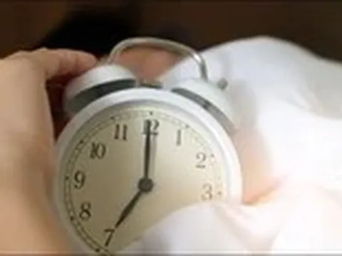 Mối liên hệ giữa nóng bức và mất ngủ: Vì sao bạn khó ngủ khi trời nóng?