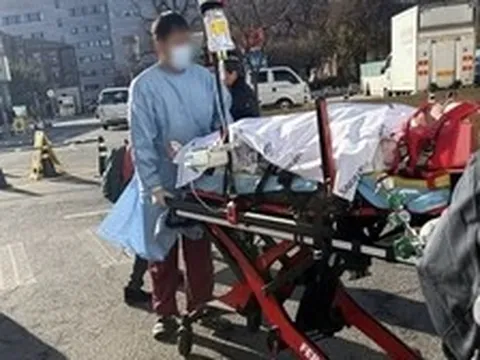 Hiện trường gây sốc vụ nam ca sĩ rơi từ sân thượng tầng 3 xuống đất