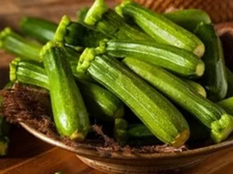 Không phải rau nào cũng “lành”: 6 loại rau thường bị đồn là biến đổi gen, sự thật phía sau là gì?