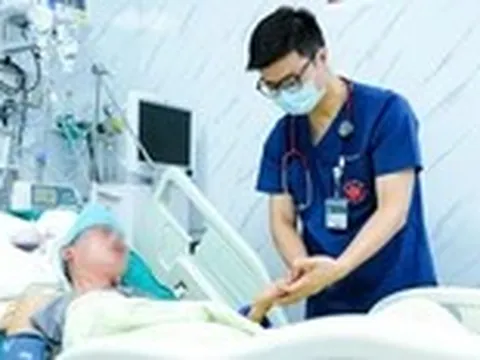 Tắm ngay sau khi đi nắng: Thói quen nguy hiểm dễ gây đột quỵ