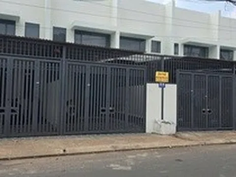 Vụ hành khách bị “bỏ rơi” trong đêm: Văn phòng nhà xe bất ngờ đóng cửa, tháo bảng hiệu