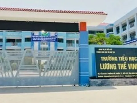 Kỷ luật cảnh cáo, dừng đứng lớp cô giáo phạt học trò bằng kim tiêm