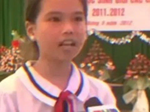 Bé gái lớp 5 có màn trả lời phỏng vấn gây bão MXH: 13 năm trước mạnh dạn nói ước mơ, giờ đã làm được, còn oách như này đây!