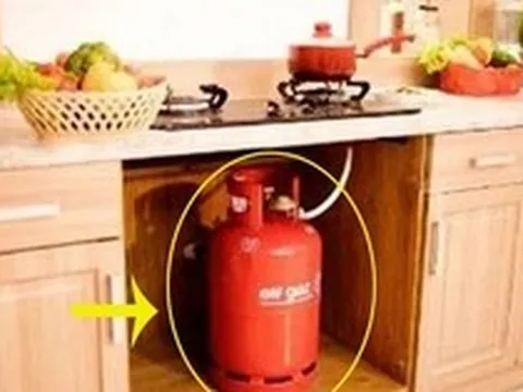 Đặt bình gas ngay dưới bếp gas là đúng hay là sai? Đáp án khiến nhiều người giật mình