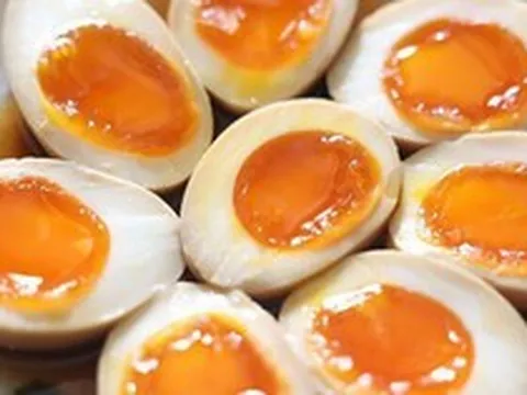 Người đàn ông 35 tuổi ăn 50 quả trứng lòng đào trong nửa tháng để kiểm soát cân nặng: Bác sĩ cảnh báo!