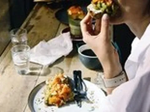 4 nhóm thực phẩm giúp kiềm chế cơn thèm ăn, rất cần biết khi muốn giảm cân hoặc detox cơ thể