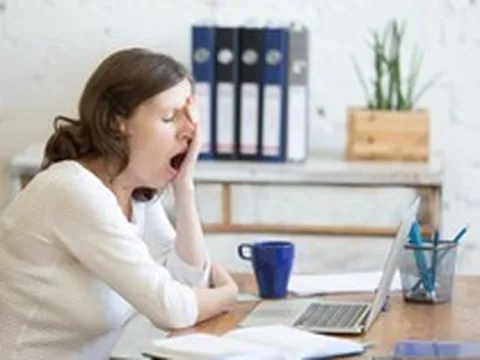 Thường xuyên buồn ngủ vào buổi sáng: Nghiên cứu của Harvard cảnh báo nguy cơ tử vong tăng 1,3 lần