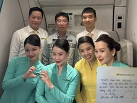 Bức thư viết tay của cơ trưởng chuyến bay VNA gửi bác sĩ Bạch Mai đang được chia sẻ nhiều nhất lúc này