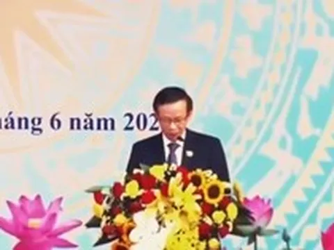 1 phút 4 giây bài phát biểu từ 4 năm trước của nguyên hiệu trưởng ĐH Sư phạm Hà Nội viral trở lại
