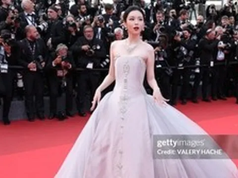 Mỹ nhân đẹp chấn động thế gian bùng nổ visual trên thảm đỏ Cannes, ngắm rồi mới biết thần tiên cổ tích là có thật