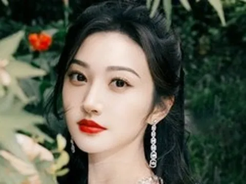 "Ngọc nữ showbiz" lao đao vì lộ hợp đồng mang thai hộ, bị đại gia đòi bồi thường 907 tỷ đồng