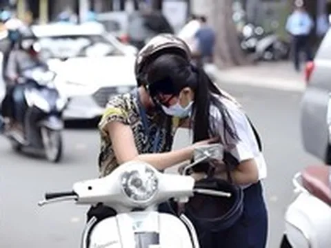 Chỉ có cha mẹ EQ thấp mới làm 4 điều này khi con vừa thi xong