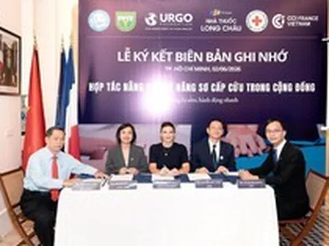 Hệ thống nhà thuốc mở rộng vai trò trạm hỗ trợ “bảo vệ sự sống” cho người dân