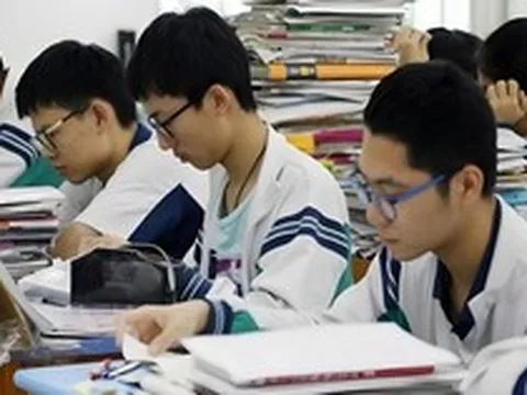GVCN 20 năm tiết lộ: Học sinh sở hữu 4 dấu hiệu lạ này đều là học sinh giỏi "ngầm", cha mẹ cứ yên tâm