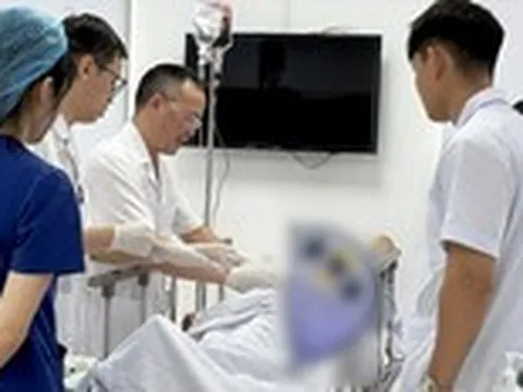 Chữa trị thành công ca hy hữu: Người đàn ông cương dương suốt 7 ngày sau cú ngã