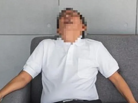 Được vợ mát-xa vì đau cổ, người đàn ông 54 tuổi chết não sau một đêm