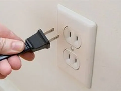 3 món đồ điện trong nhà cần rút phích cắm trước khi ngủ