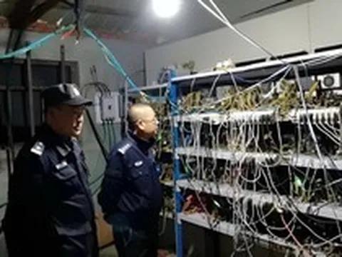 Phát hiện căn nhà không người ở vẫn phát sinh 1 triệu đồng tiền điện mỗi tháng: Cảnh sát ập vào, sững sờ trước cảnh tượng bên trong