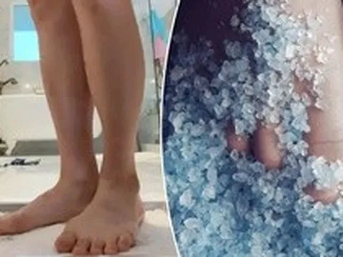 Rộ trào lưu đứng trên muối epsom để ngủ ngon và đẹp da, chuyên gia nói gì?