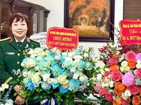 Nữ đạo diễn phim 714 tỷ đồng vừa được thăng hàm Đại tá là ai?