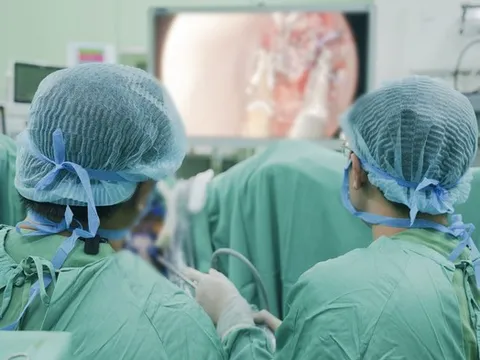 3 giờ “cân não” giành cơ hội sống cho cụ bà 78 tuổi mắc ung thư dạ dày