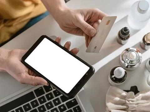 Bộ Y tế đề xuất cấm livestream bán thuốc