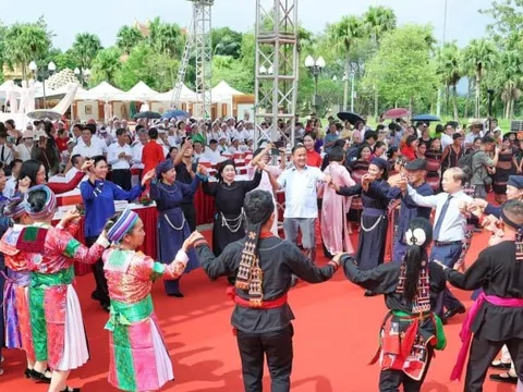 Khi văn hóa Việt được kể bằng ngôn ngữ sân khấu đương đại