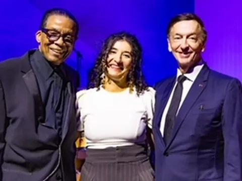 Malou Oheix đến từ Pháp Giành Giải Nhất Cuộc Thi Giọng Hát Jazz Quốc Tế Herbie Hancock Institute năm 2026 tại Fondation Louis Vuitton
