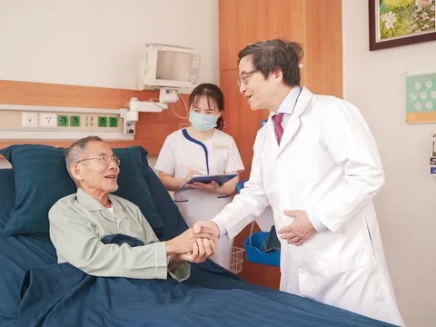Vinmec cứu sống cụ ông 70 tuổi mắc “ung thư chồng ung thư”