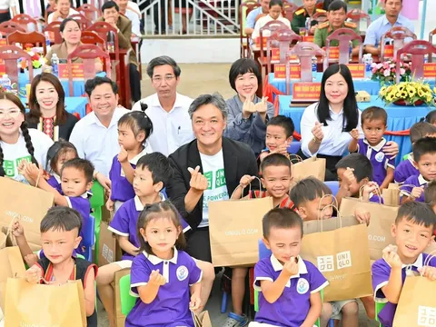 UNIQLO Việt Nam cùng Quỹ Hy Vọng viết tiếp giấc mơ đi học tại xã Phước Chánh, TP Đà Nẵng